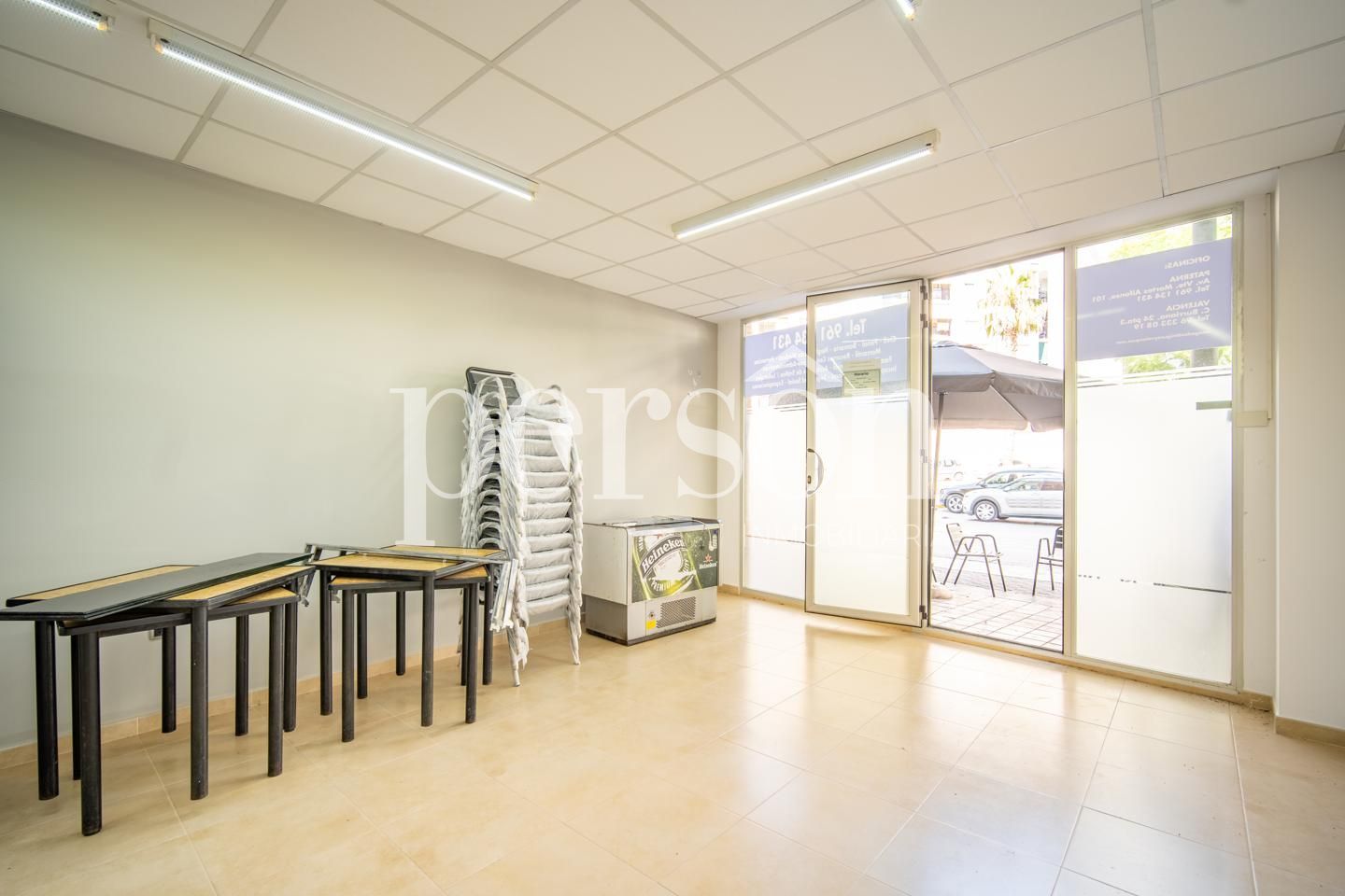 Exterior view of Office to rent in Paterna  with Air Conditioner