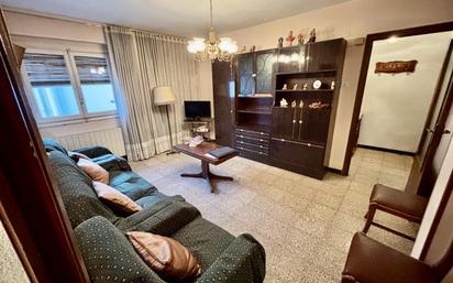 Living room of Flat for sale in  Zaragoza Capital  with Heating, Terrace and Furnished