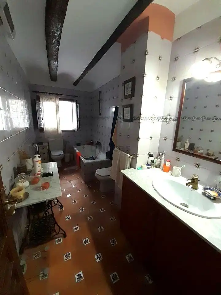 Baño de Casa o chalet en venta en Rubielos de Mora con Terraza y Amueblado