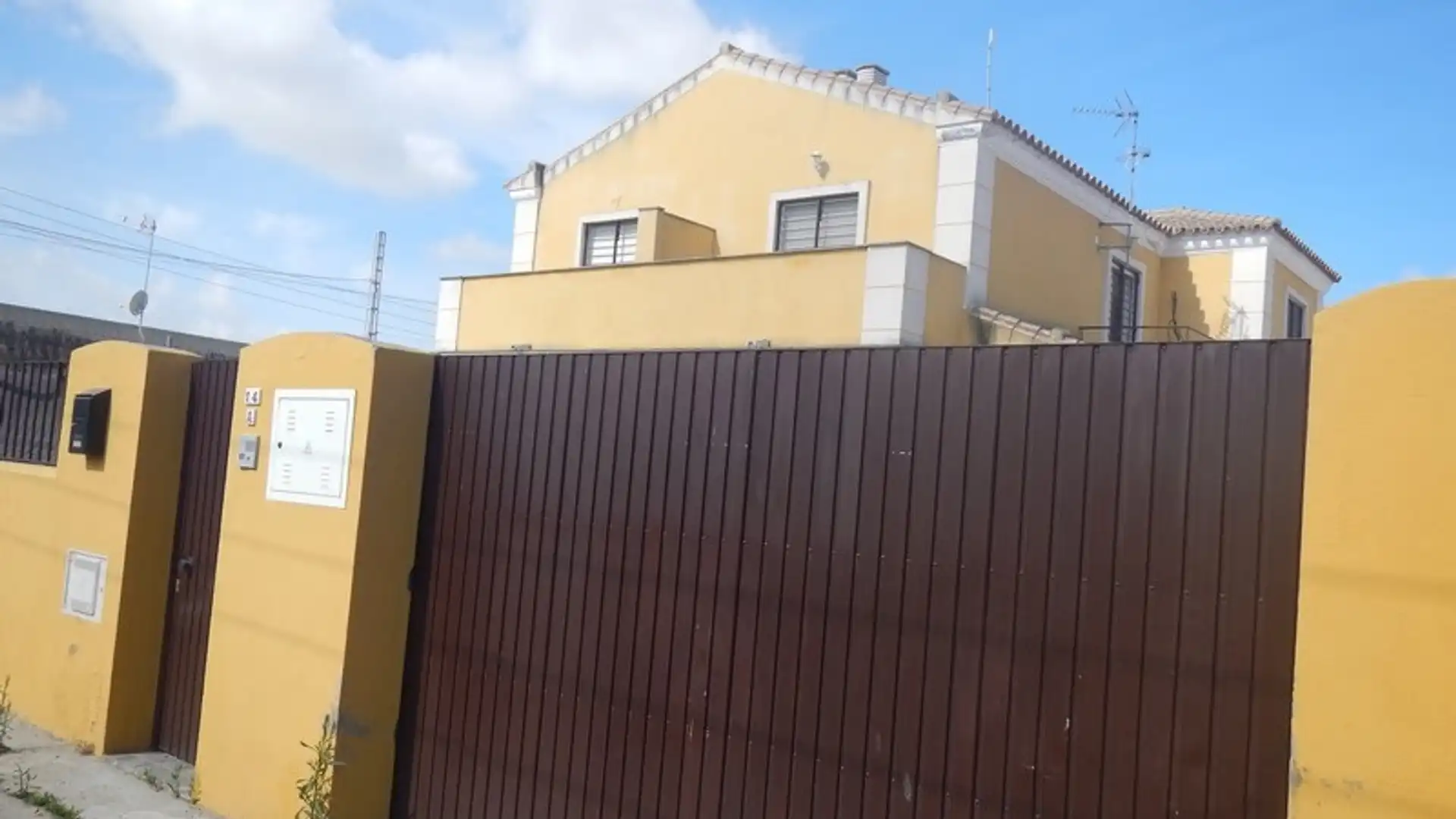 Exterior view of Single-family semi-detached for sale in Sanlúcar de Barrameda