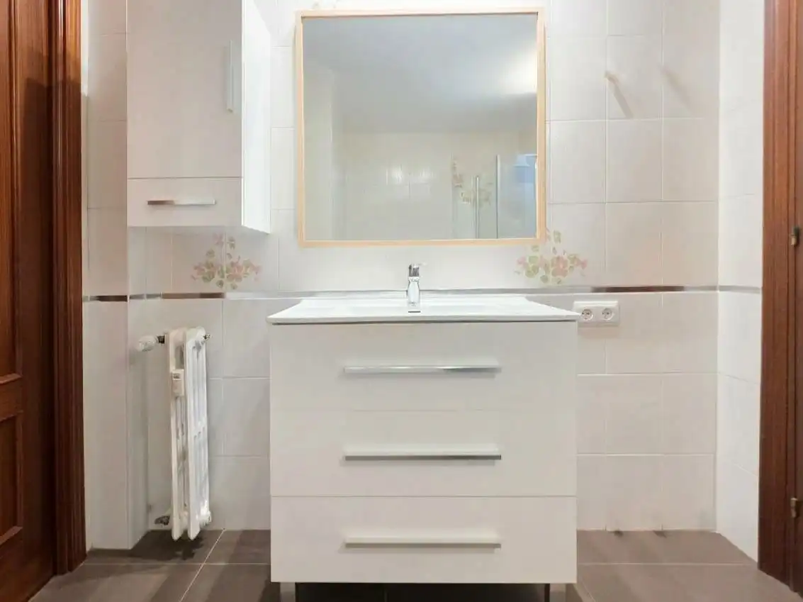 Baño de Piso en venta en  Madrid Capital con Aire acondicionado y Terraza