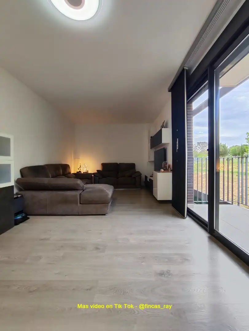 Sala de estar de Piso en venta en Ripollet con Aire acondicionado, Calefacción y Parquet