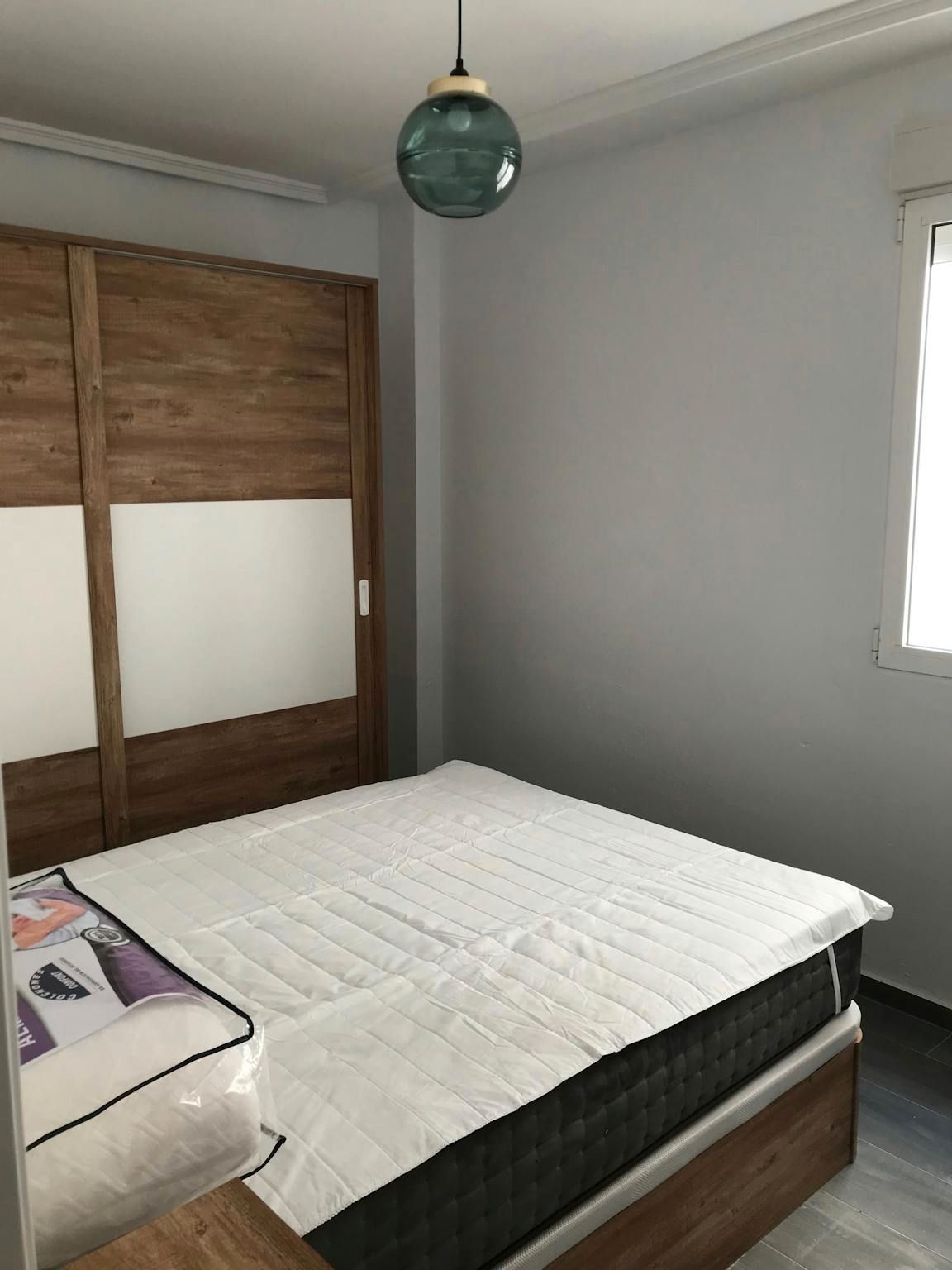 Bedroom of Flat to share in  Valencia Capital  with Air Conditioner, Furnished and Washing machine