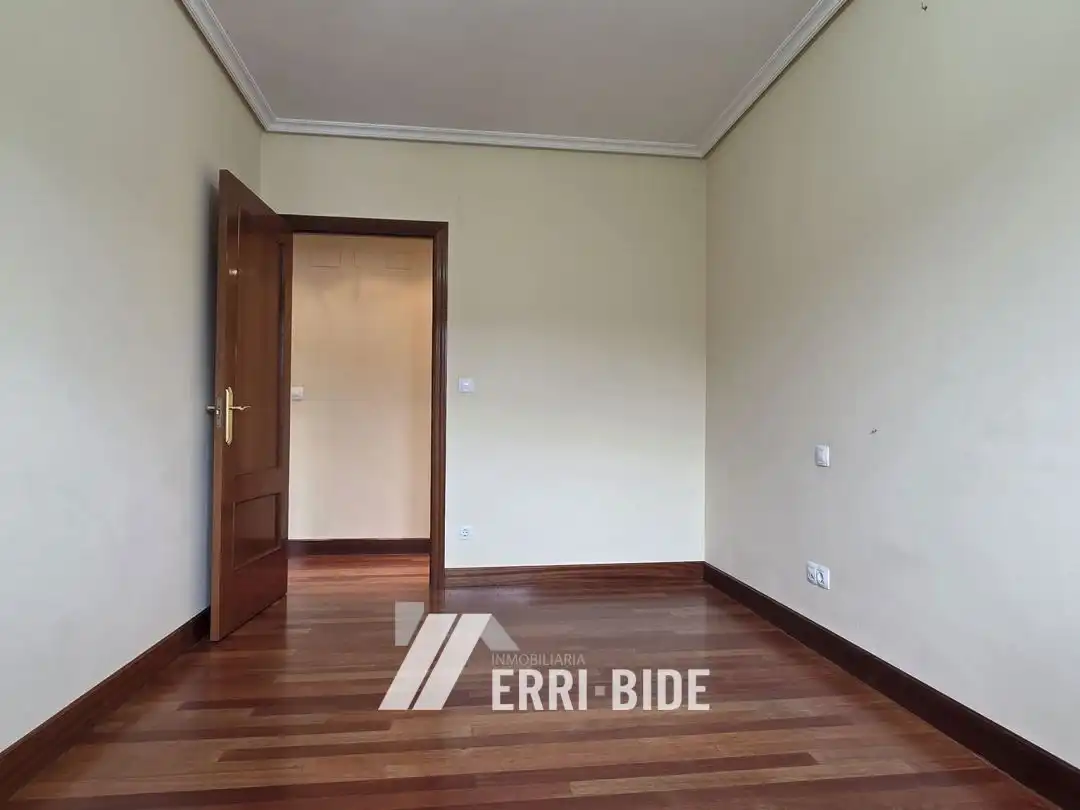 Habitación de Piso en venta en Mungia con Calefacción, Trastero y Balcón