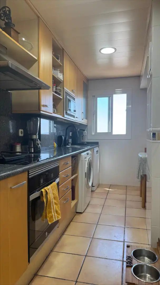 Küche von Wohnung zum Verkauf in Cornellà de Llobregat mit Klimaanlage, Heizung und Parkett