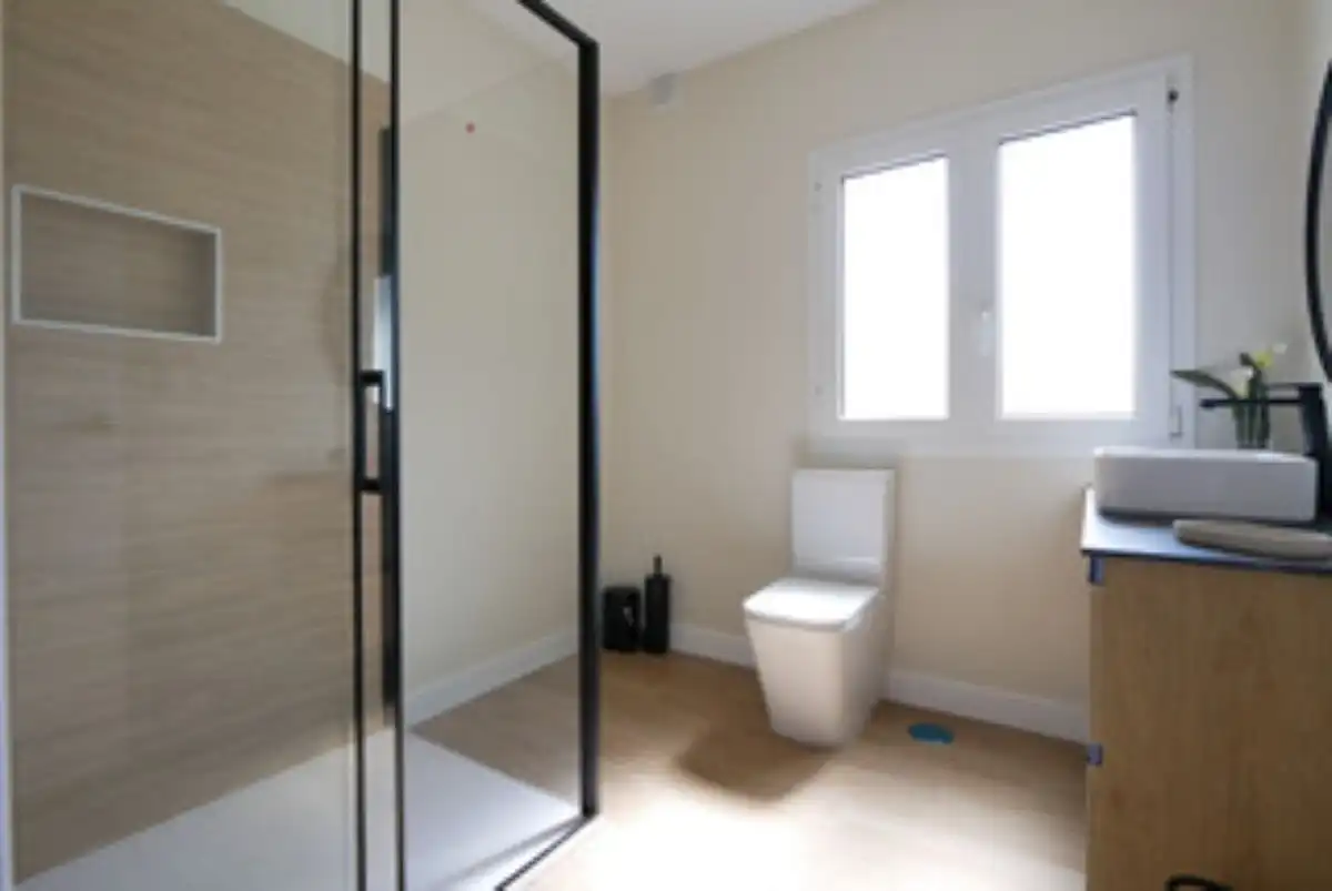 Bany de Casa o xalet en venda en Marbella amb Aire condicionat, Jardí privat i Terrassa