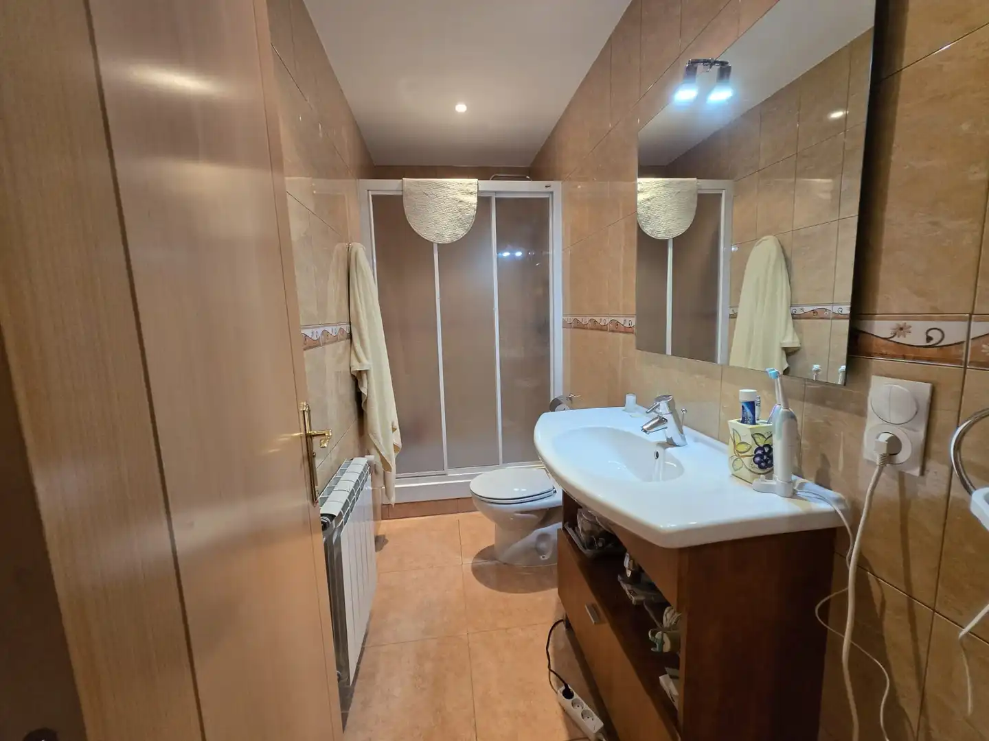 Baño de Nave industrial en venta en Teruel con Calefacción y Alarma