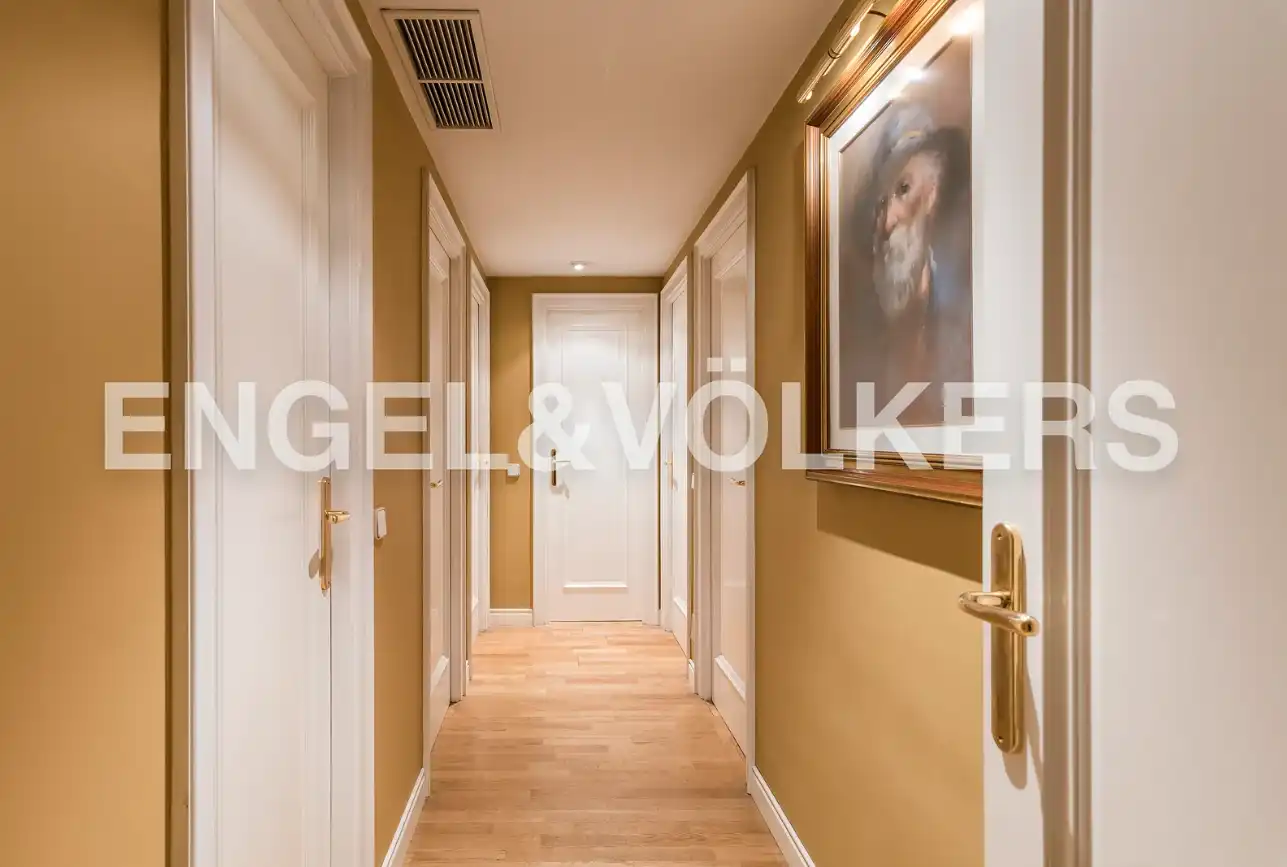 Flat for sale in Madrid  with Air Conditioner, Heating and Balcony