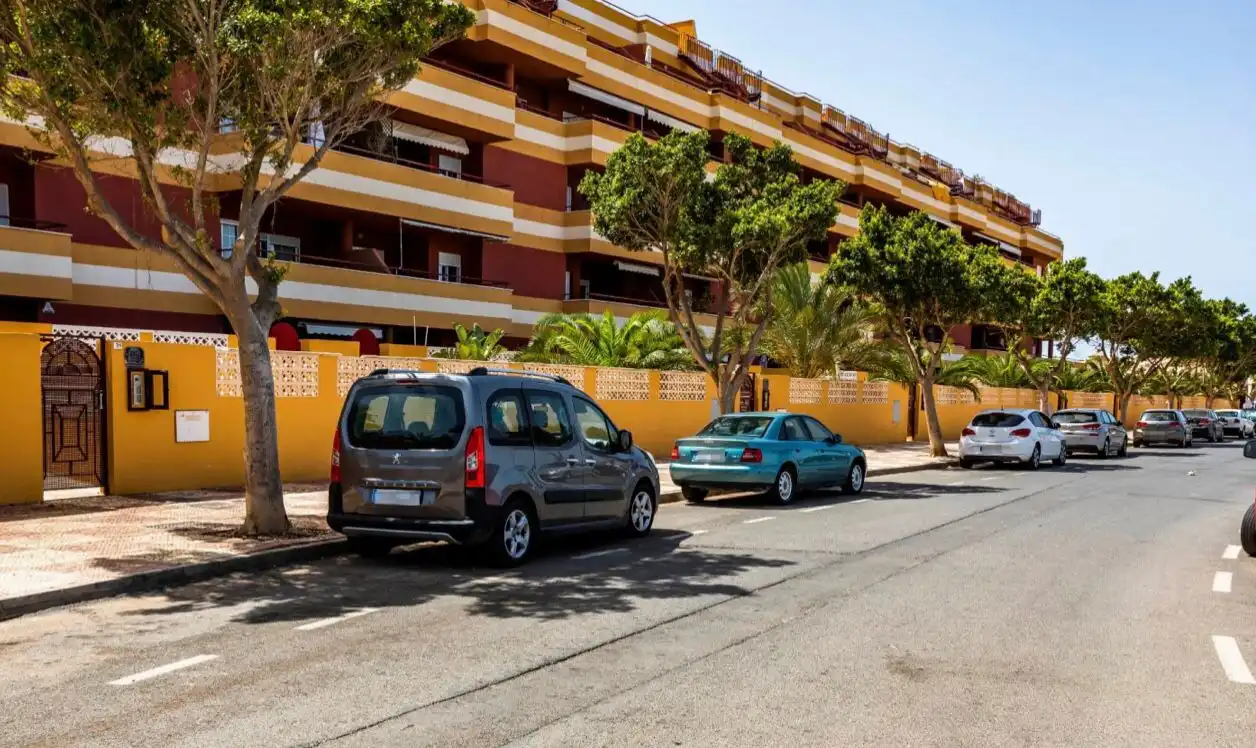 Vista exterior de Piso de alquiler en Roquetas de Mar con Aire acondicionado, Calefacción y Terraza