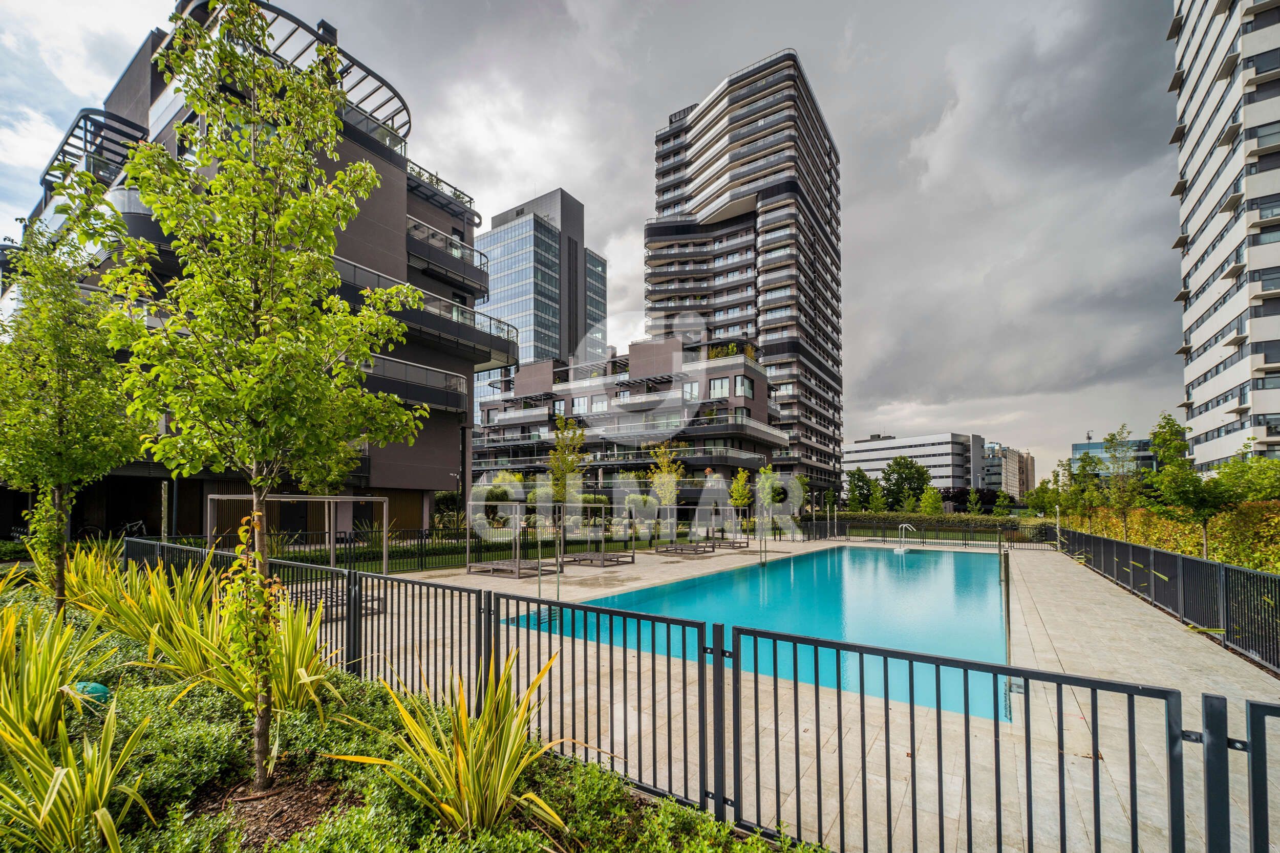 Piscina de Estudi en venda en  Madrid Capital amb Aire condicionat, Terrassa i Piscina comunitària