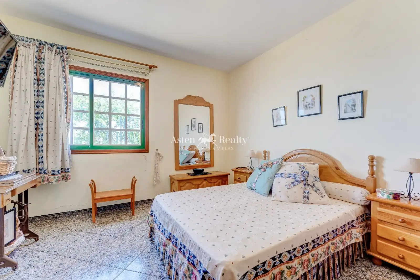 Dormitori de Casa o xalet en venda en Adeje amb Terrassa, Traster i Moblat