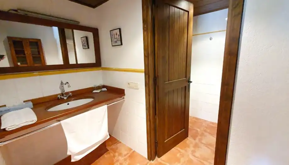 Casa rústica con piscina en venta en Planoles, imagen 17