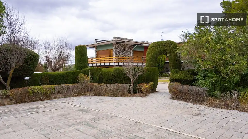 Vista exterior de Piso para compartir en Las Tiesas