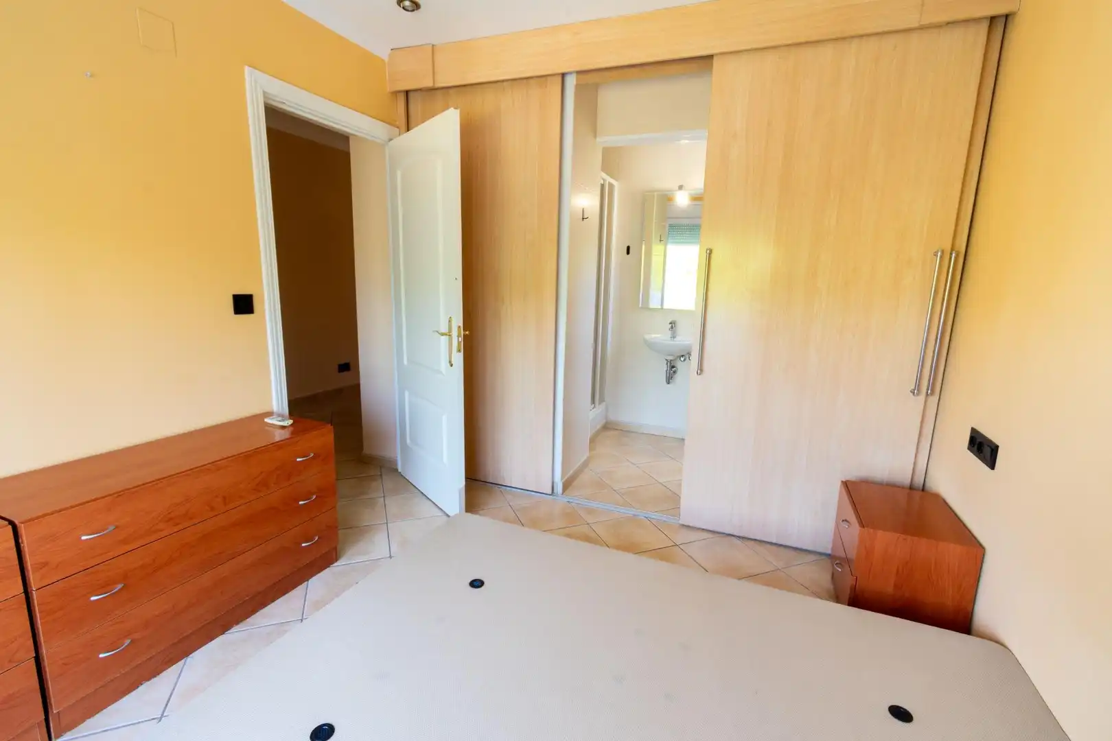 Dormitori de Casa o xalet en venda en L'Alfàs del Pi amb Aire condicionat, Calefacció i Jardí privat