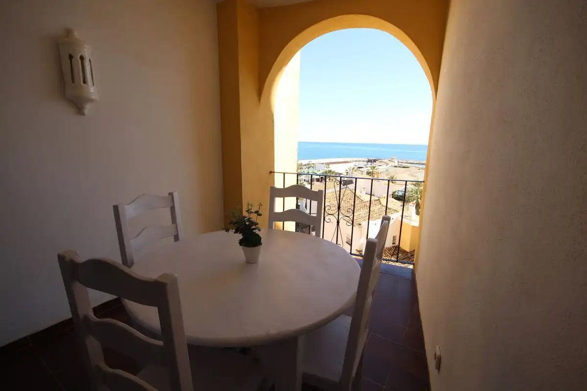 Terrassa de Apartament en venda en Marbella amb Aire condicionat, Moblat i Piscina comunitària