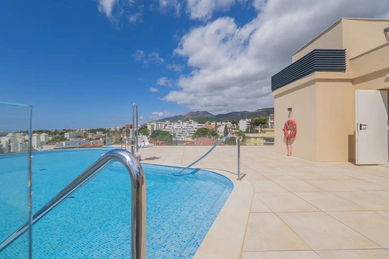 Piscina de Ático en venta en Torremolinos con Aire acondicionado, Calefacción y Terraza