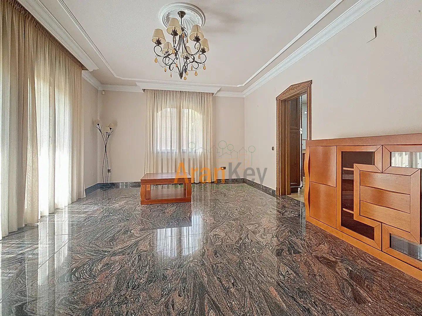 Living room of Houses for sale in Aranjuez  with Air Conditioner, Heating and Private garden