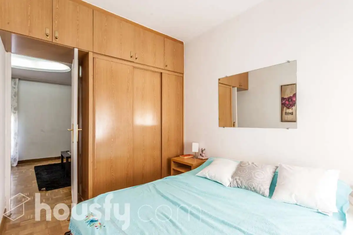 Habitación de Piso en venta en Madrid con Calefacción
