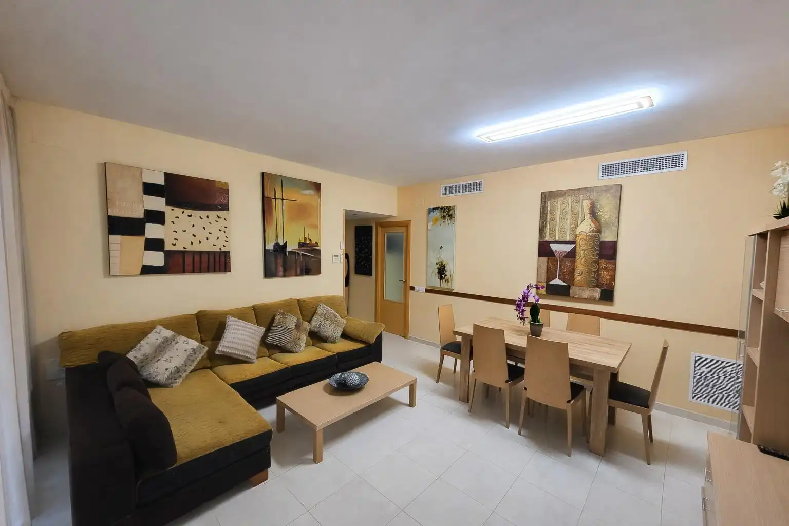 Sala de estar de Piso en venta en Salou con Aire acondicionado, Calefacción y Jardín privado