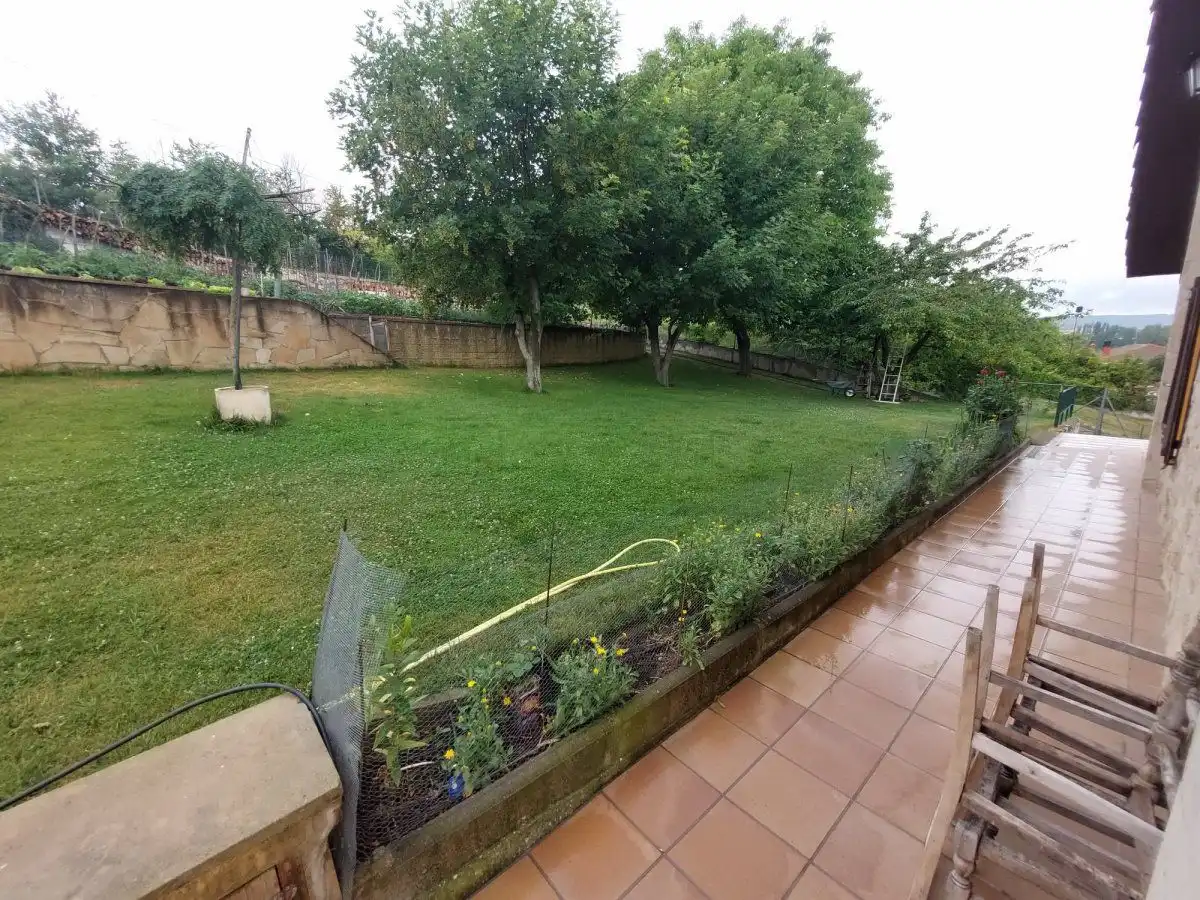 Casa con piscina en venta en Condado de Treviño, imagen 27