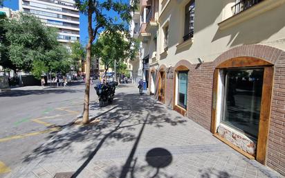 Vista exterior de Local en venda en  Madrid Capital