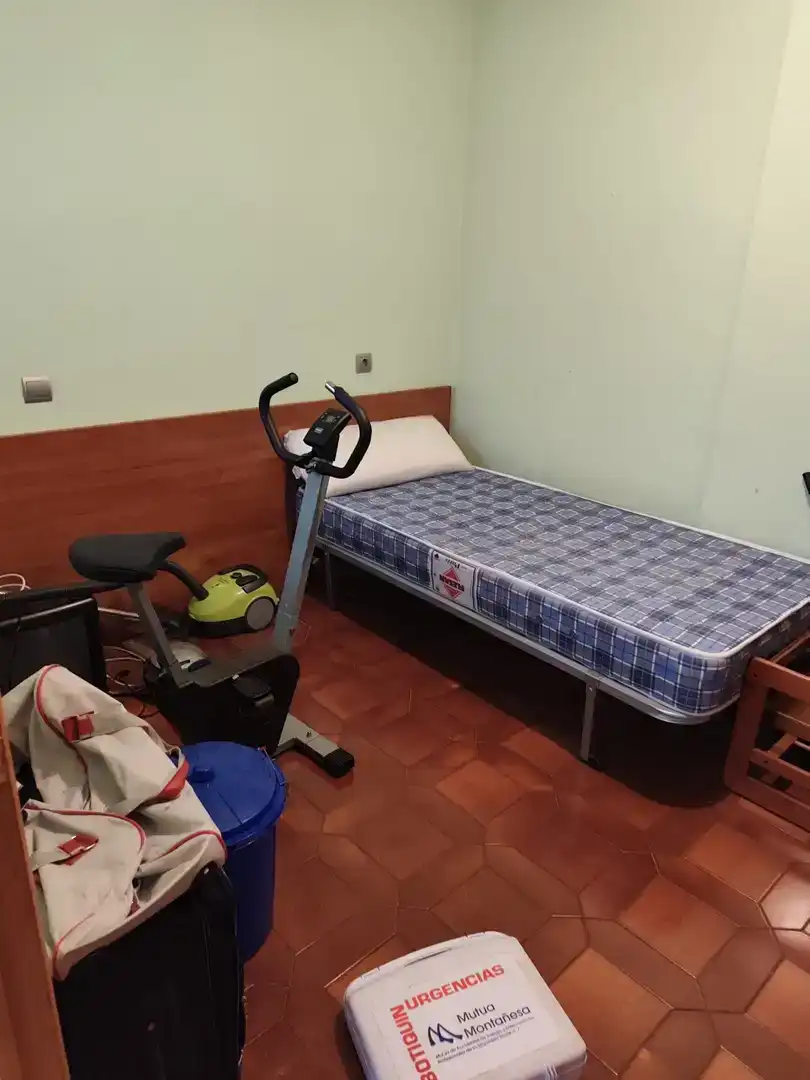 Habitación de Piso de alquiler en Guardo con Amueblado y Balcón