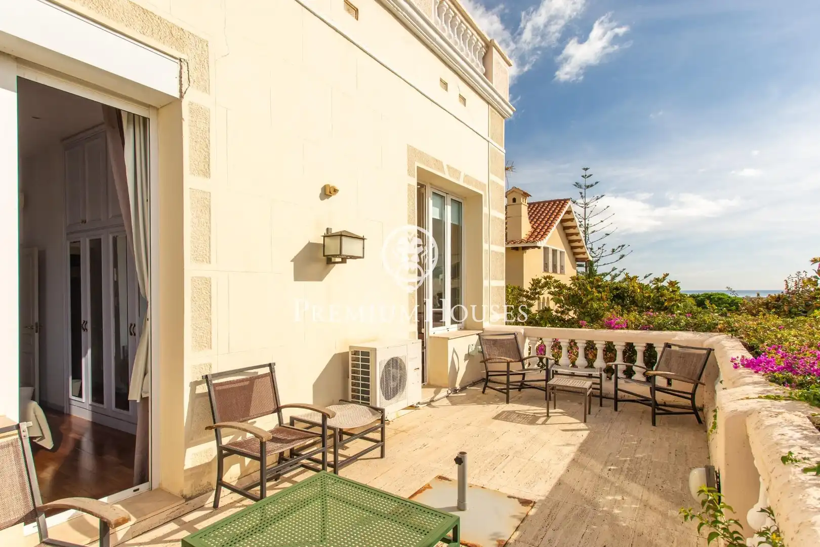Houses for sale in Califòrnia - Santa Madrona