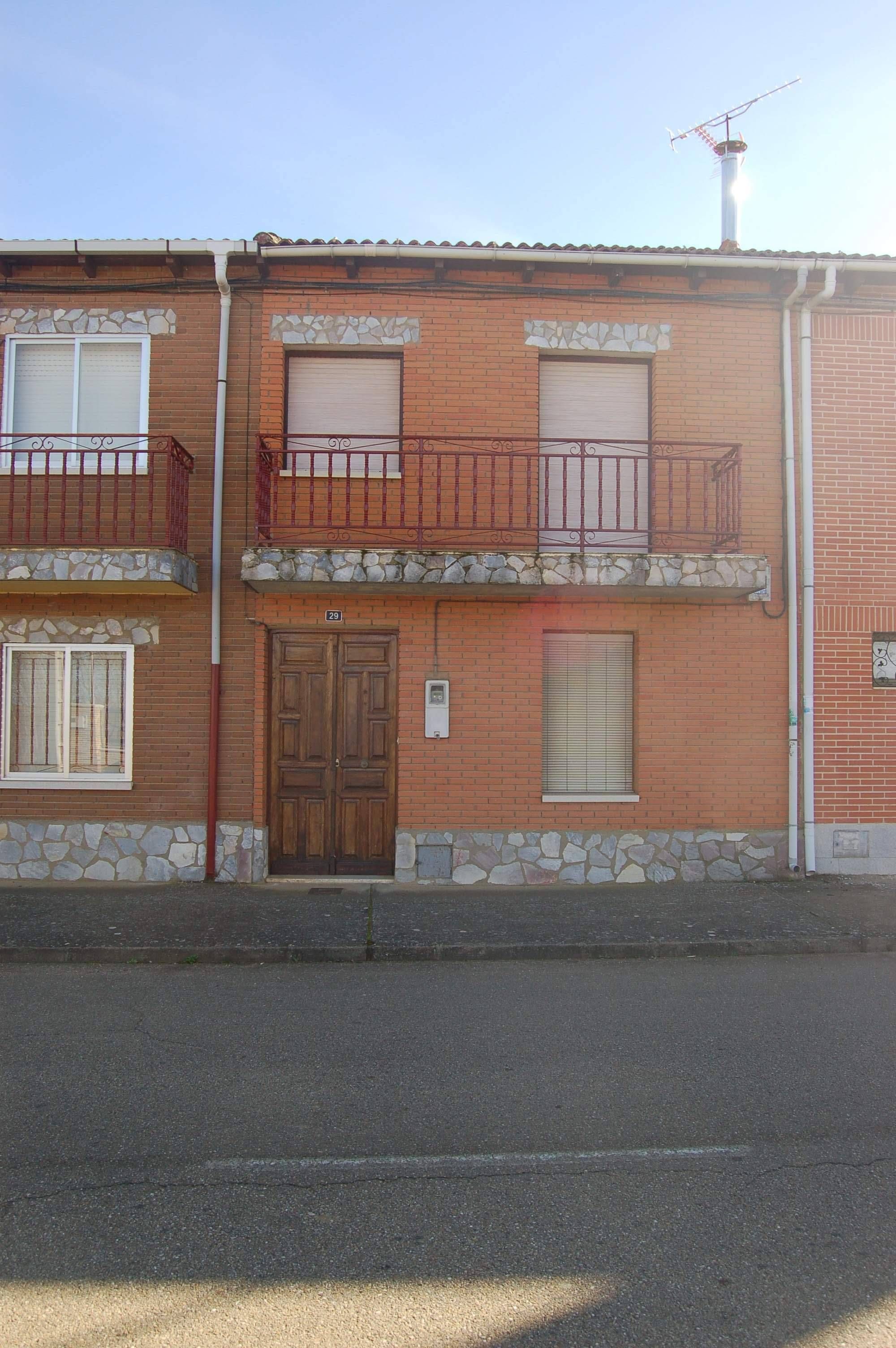Vista exterior de Finca rústica en venda en Ardón amb Calefacció i Terrassa