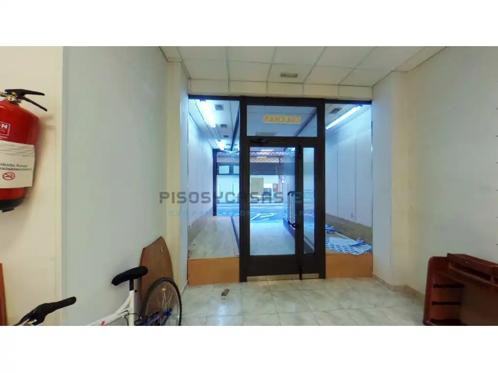 Local en venta en Zaragoza con Amueblado