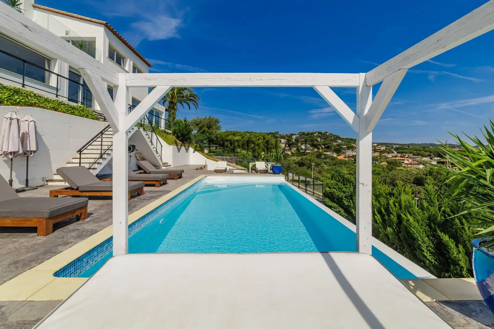 Villa con piscina in vendita a Carrer Llívia, imagen 8
