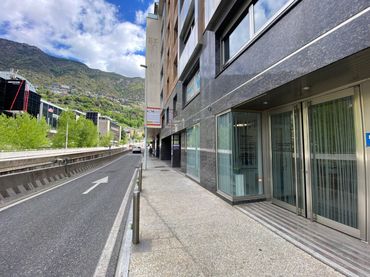 Local comercial de lloguer a Les Escaldes