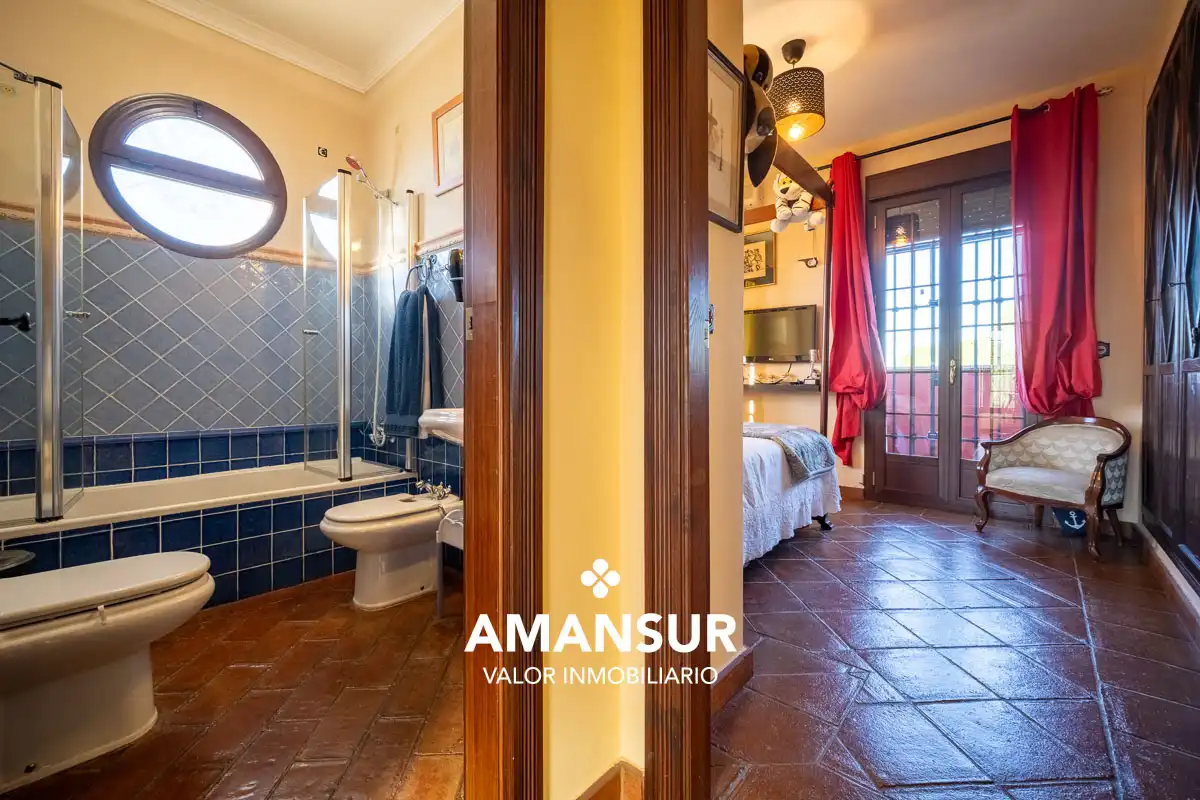 Chalet con piscina en venta en Avenida del Almendro, imagen 73