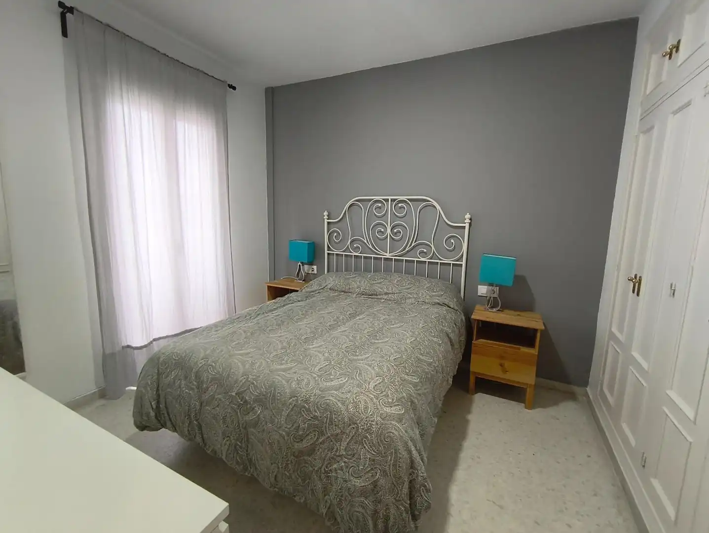 Dormitori de Apartament de lloguer en Jerez de la Frontera amb Aire condicionat, Moblat i Balcó