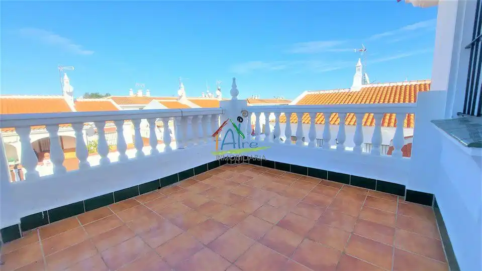 Terrasse von Einfamilien-Reihenhaus zum Verkauf in Almonte mit Terrasse, Abstellraum und Möbliert