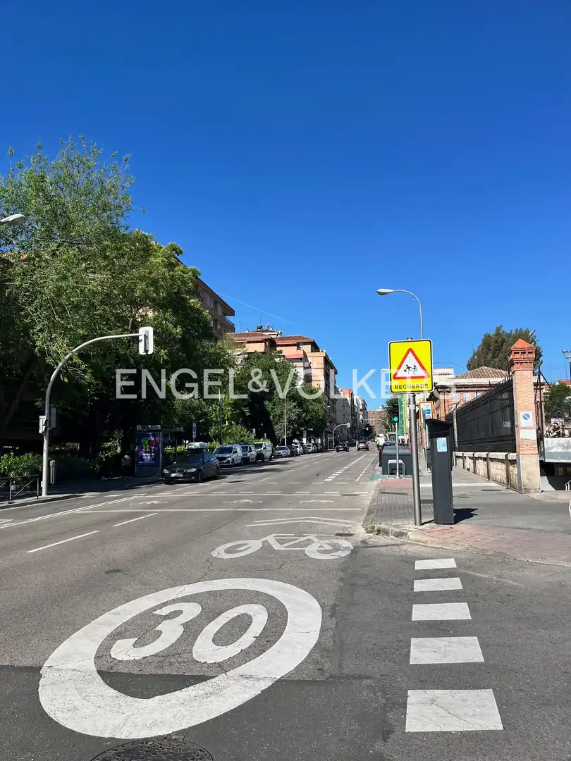 Außenansicht von Wohnung zur Miete in Madrid mit Klimaanlage, Heizung und Schwimmbad