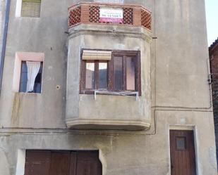 Vista exterior de Casa adosada en venda en Valderrobres amb Traster i Balcó