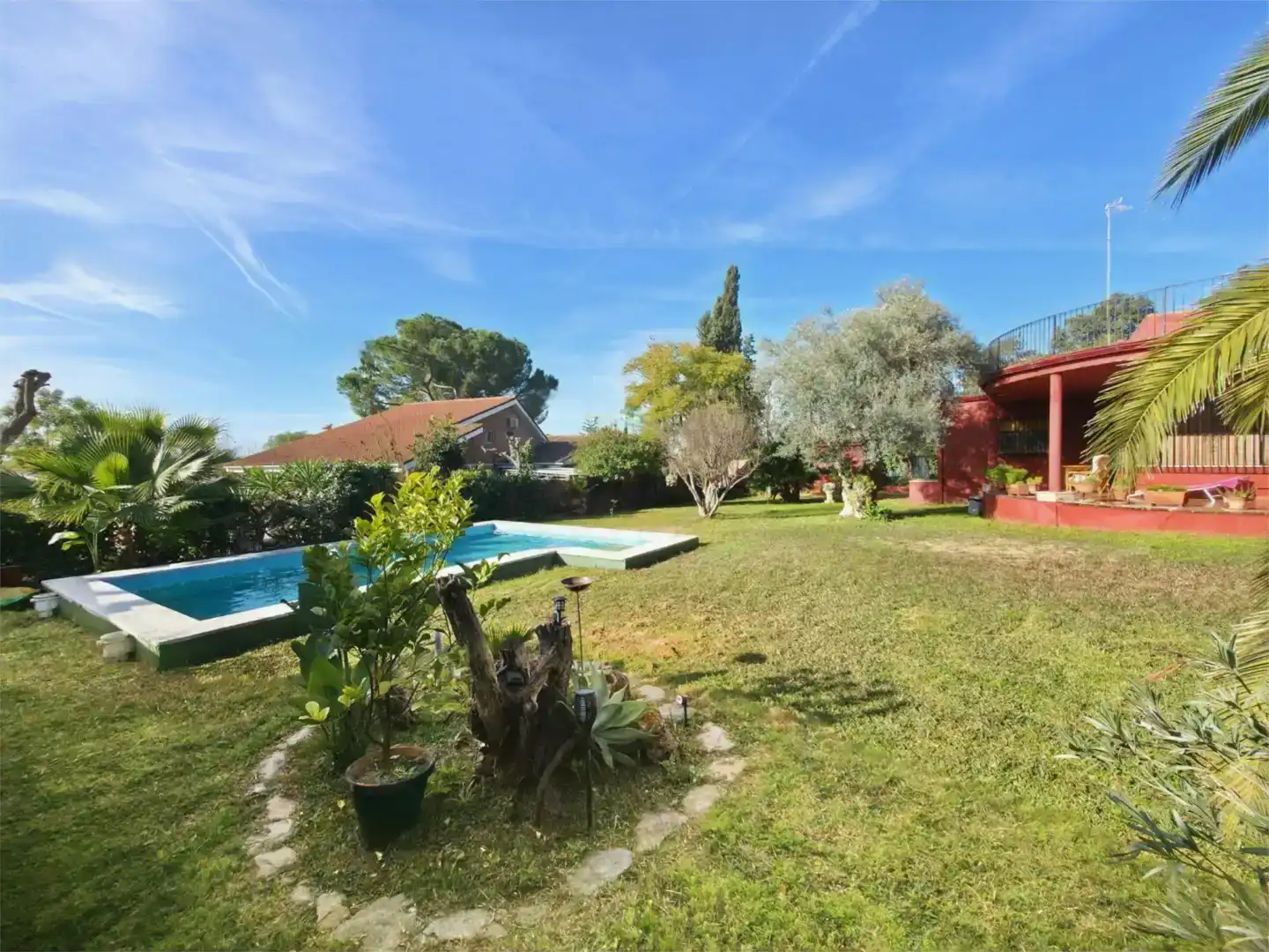 Jardí de Casa o xalet en venda en Dos Hermanas amb Aire condicionat, Piscina i Balcó