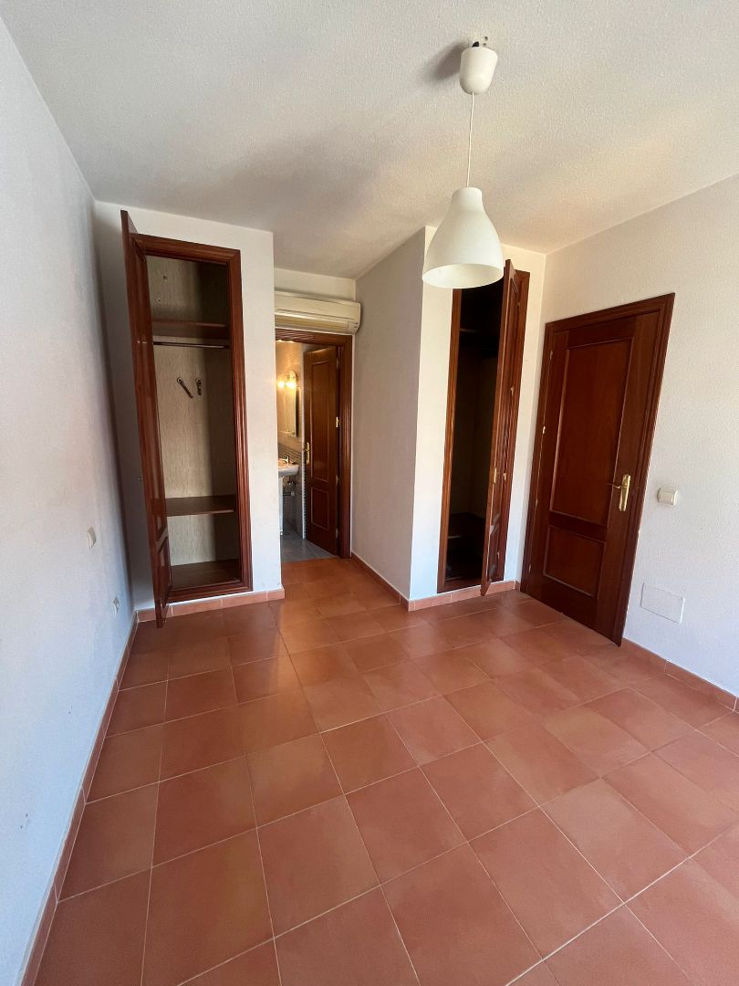 Flat for sale in Aranjuez  with Air Conditioner, Heating and Storage room