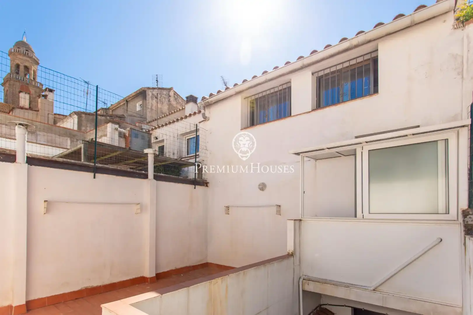 Außenansicht von Einfamilien-Reihenhaus zum Verkauf in Canet de Mar mit Klimaanlage, Heizung und Terrasse