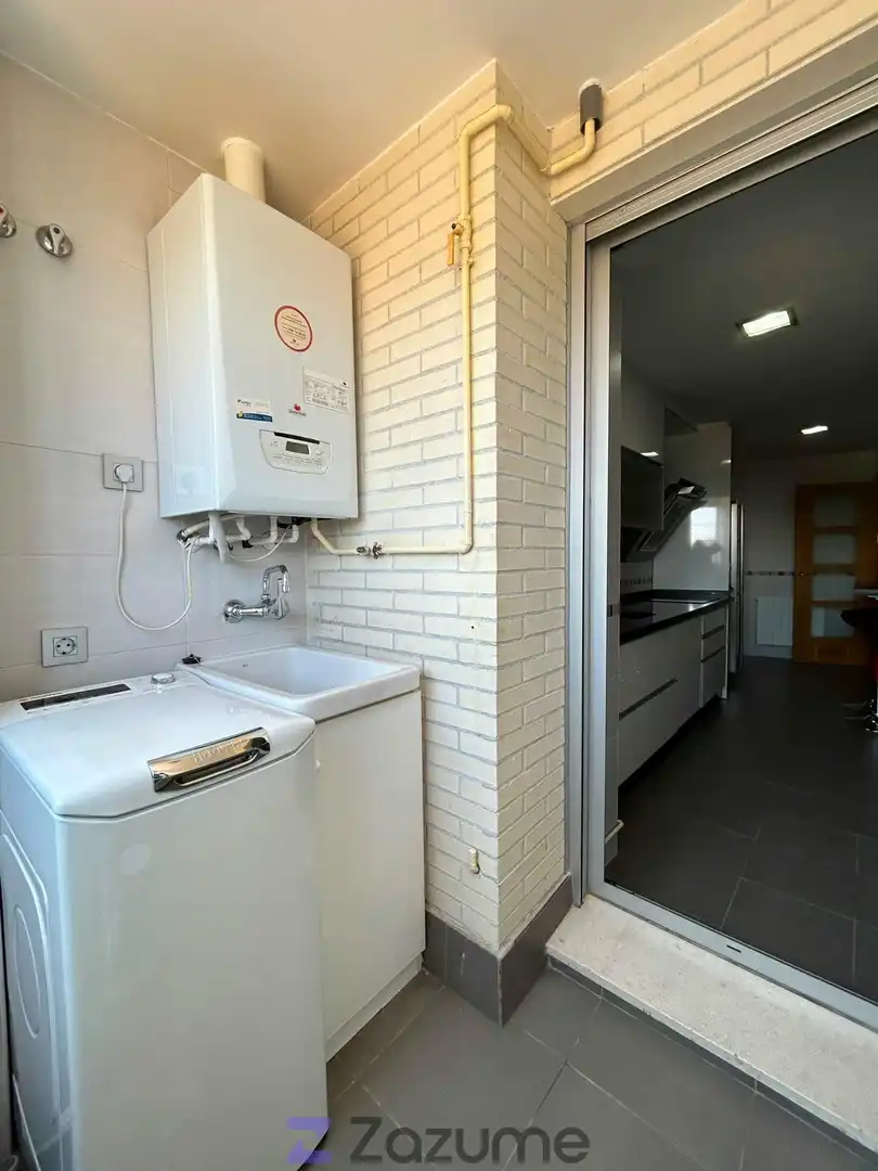 Kitchen of Flat for rent in Granada  with Air Conditioner, Heating and Private garden