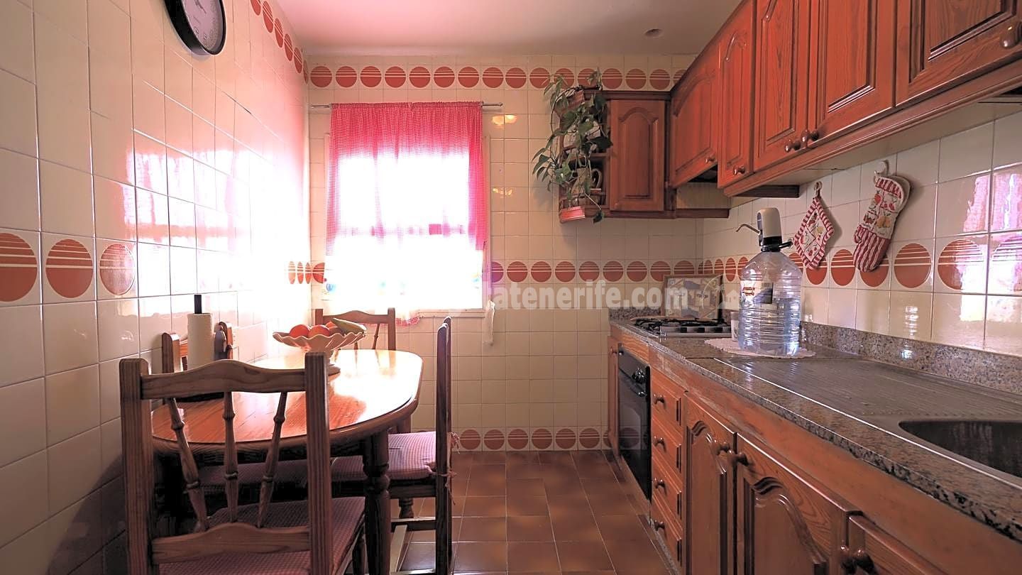 Cuina de Casa o xalet en venda en Garachico amb Jardí privat i Moblat