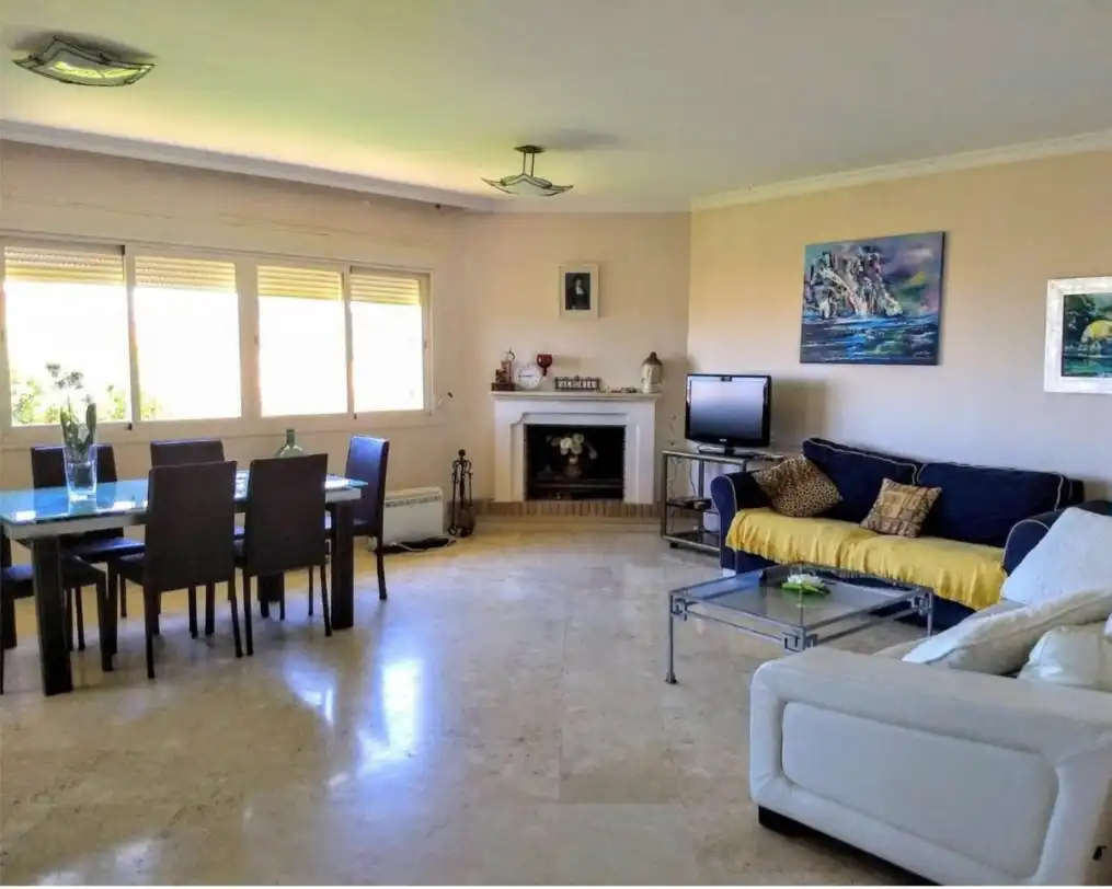 Apartamento con piscina en venta en La Mairena, imagen 3