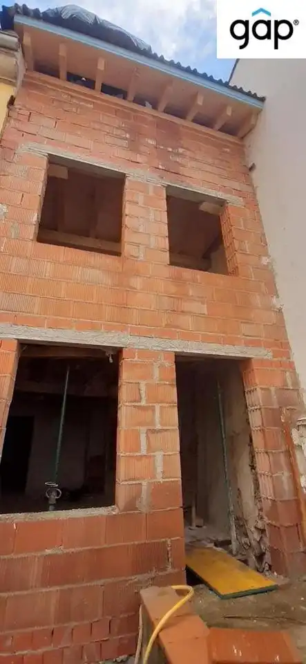Vista exterior de Edifici en venda en Cuenca