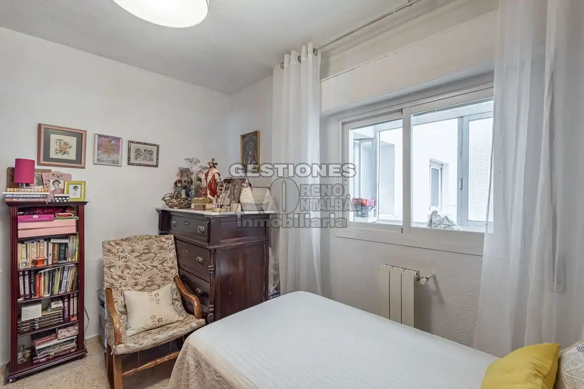 Schlafzimmer von Wohnung zur Miete in Granada mit Heizung, Möbliert und Ofen