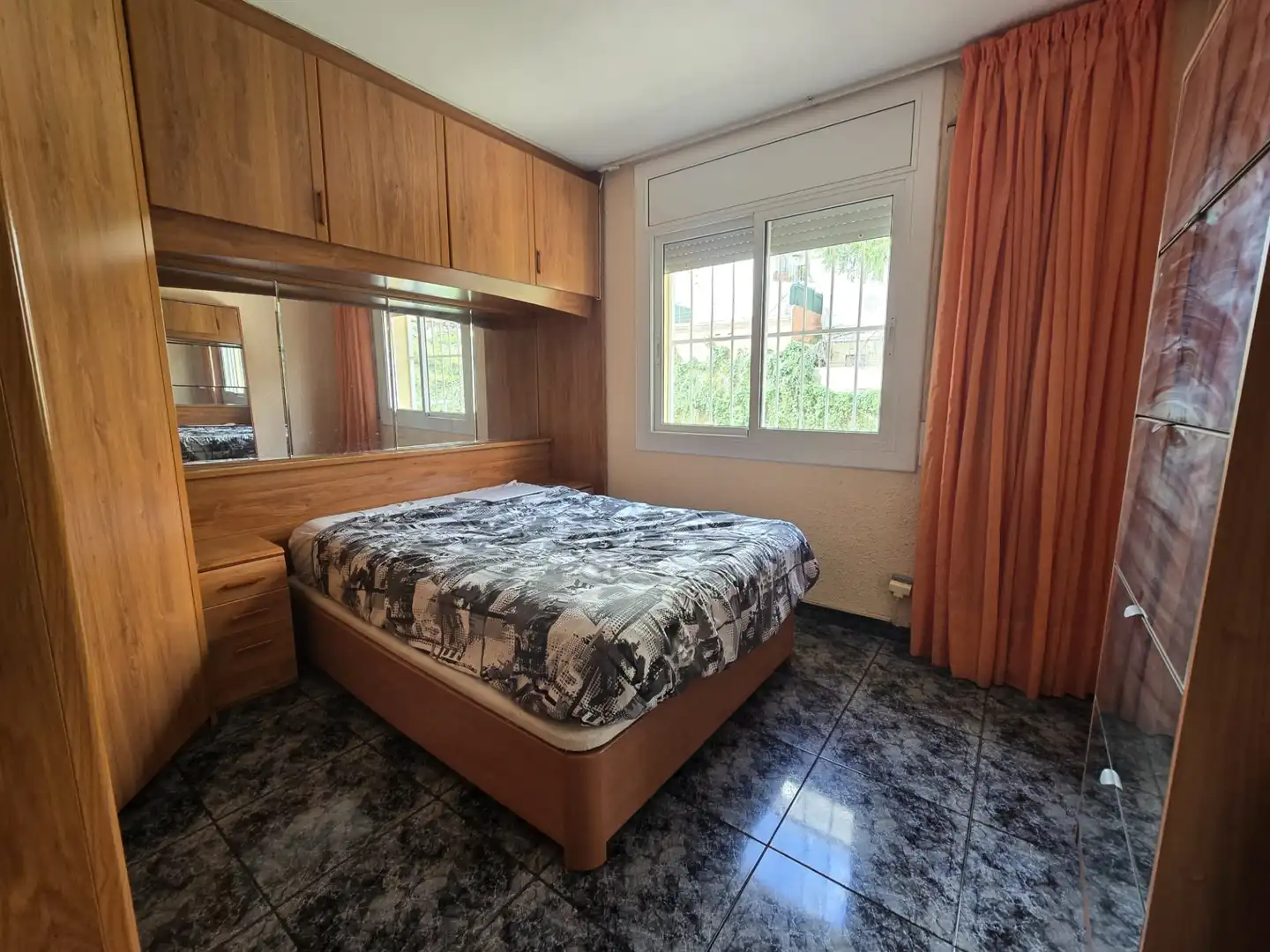 Schlafzimmer von Dachboden zum Verkauf in Barcelona mit Klimaanlage, Heizung und Möbliert