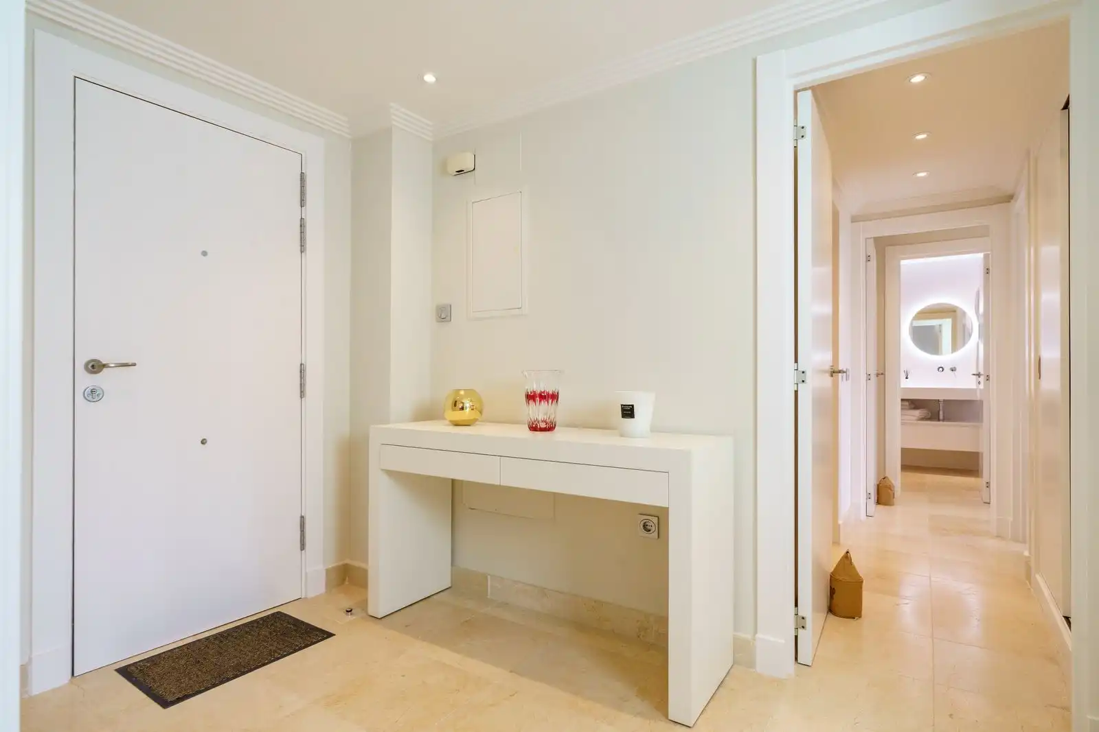 Wohnung zum Verkauf in Benahavís mit Terrasse, Abstellraum und Möbliert