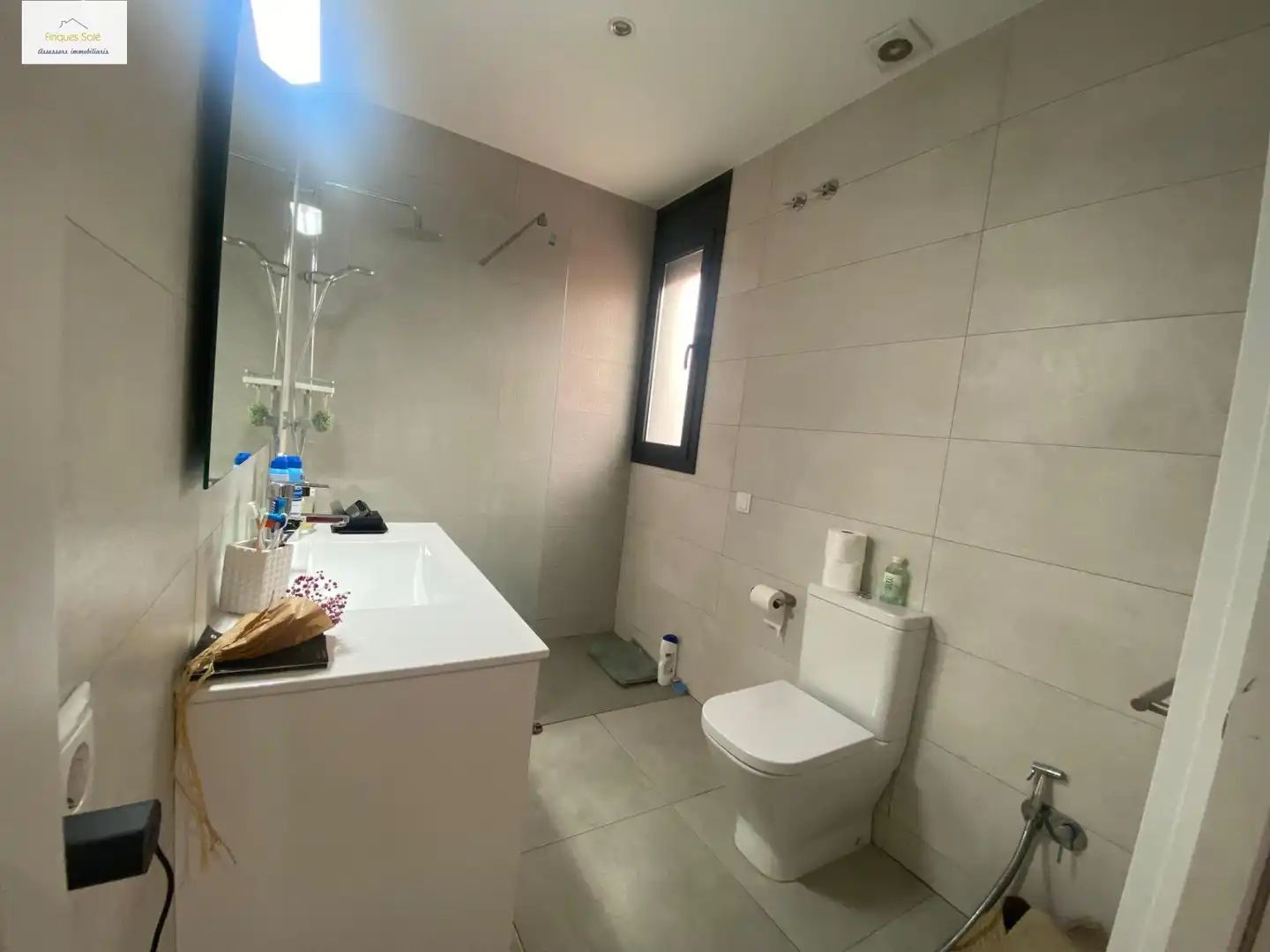 Bathroom of Houses for sale in La Roca del Vallès  with Air Conditioner, Heating and Private garden