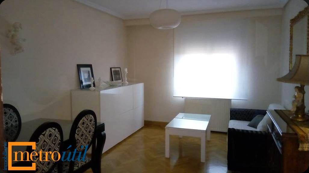 Living room of Flat to rent in Salamanca Capital  with Heating, Parquet flooring and Furnished