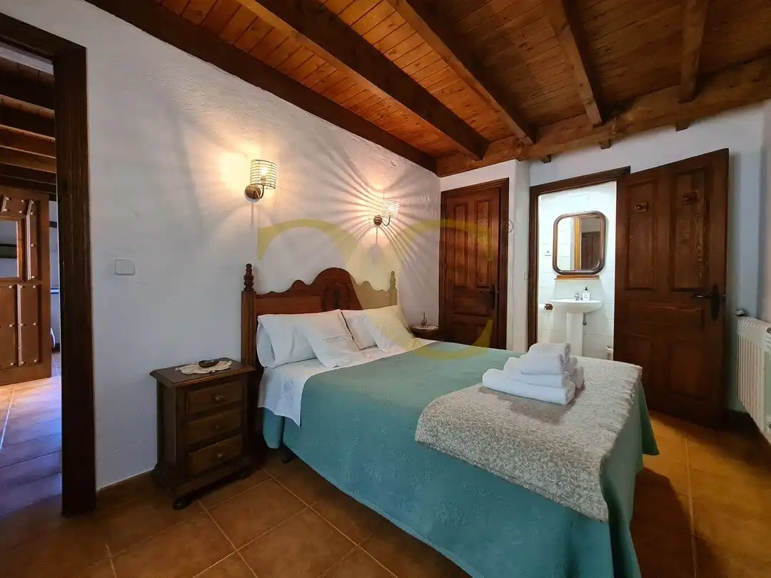Dormitori de Casa o xalet en venda en Peñamellera Alta amb Calefacció, Jardí privat i Terrassa