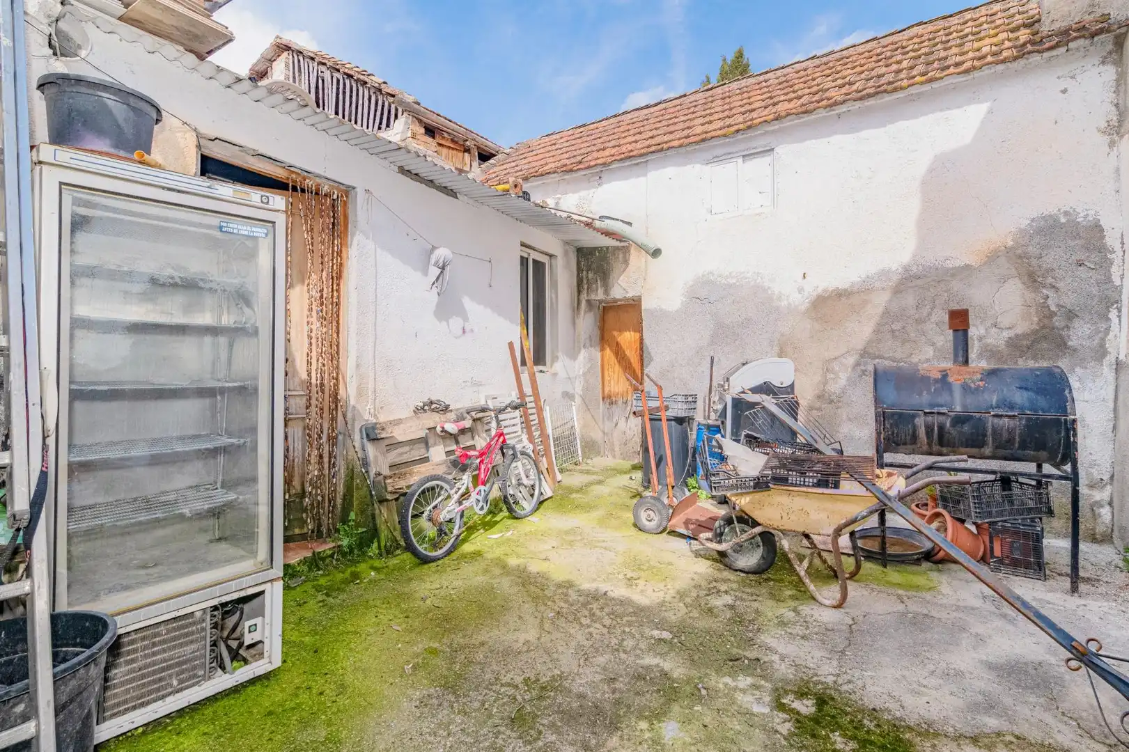 Vista exterior de Local en venta en Chauchina